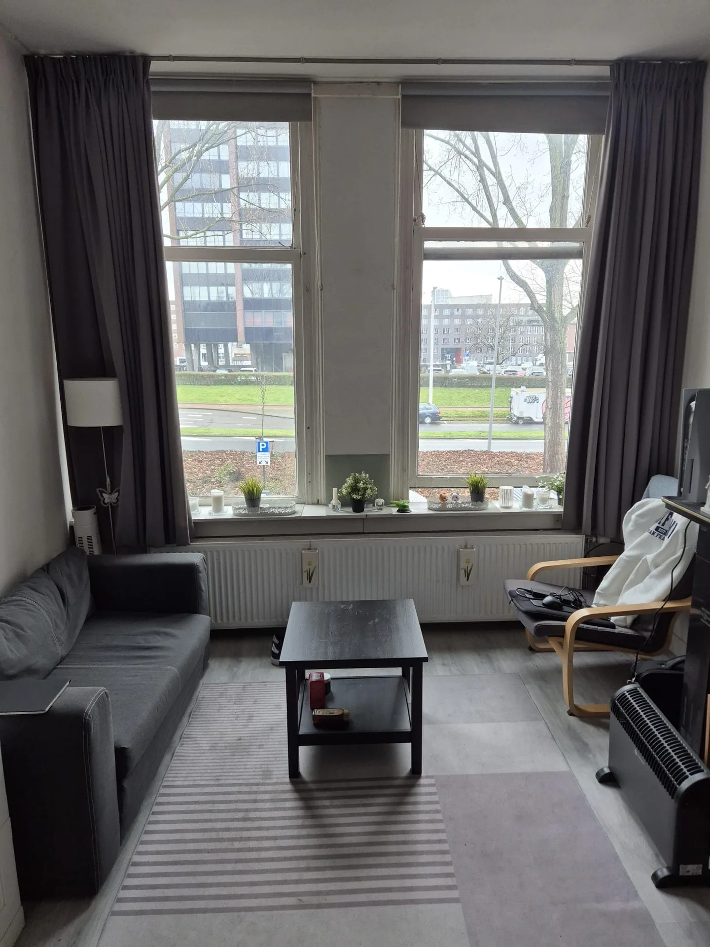 geblurde versie van de foto als achtergrond