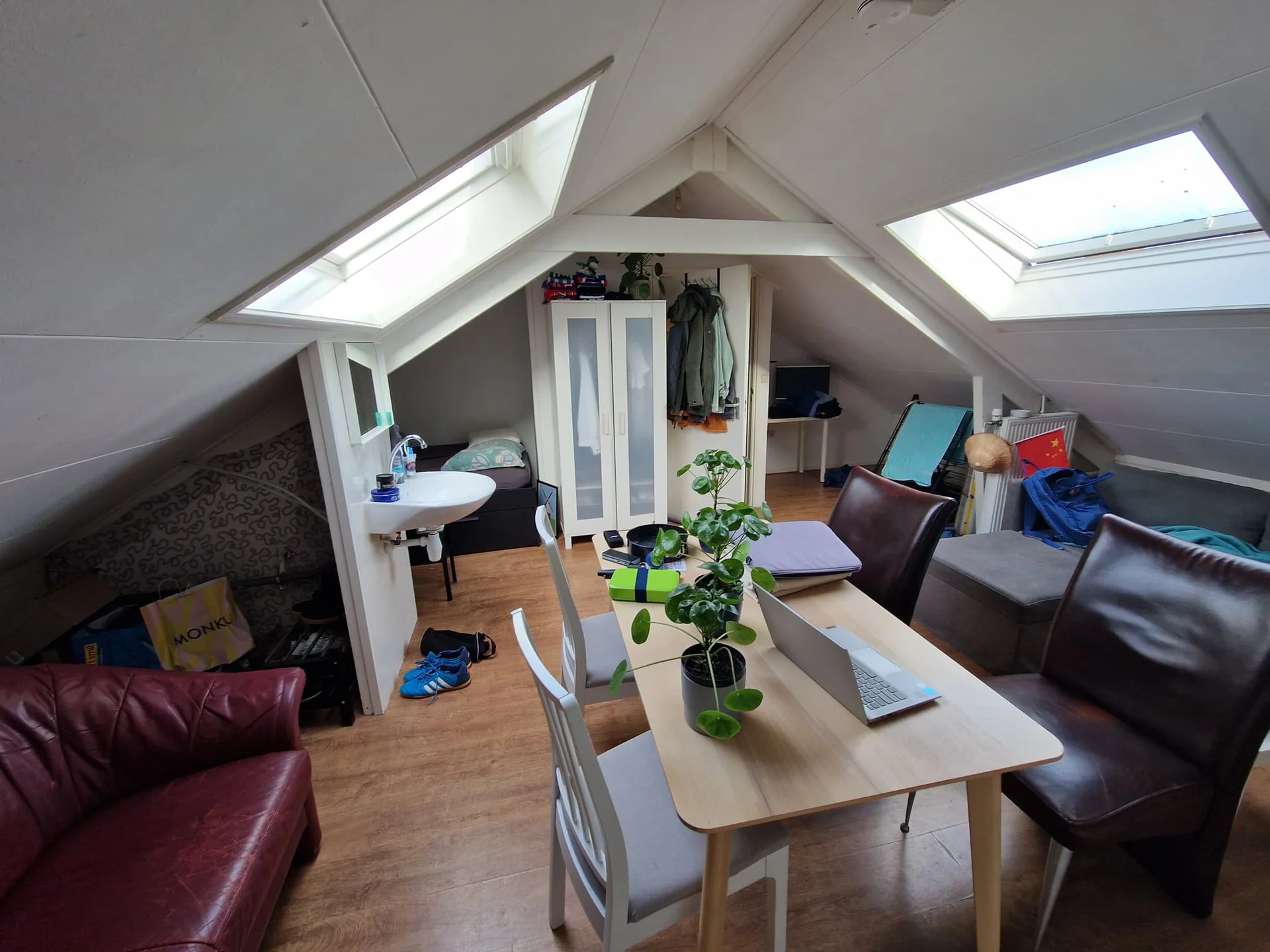 geblurde versie van de foto als achtergrond