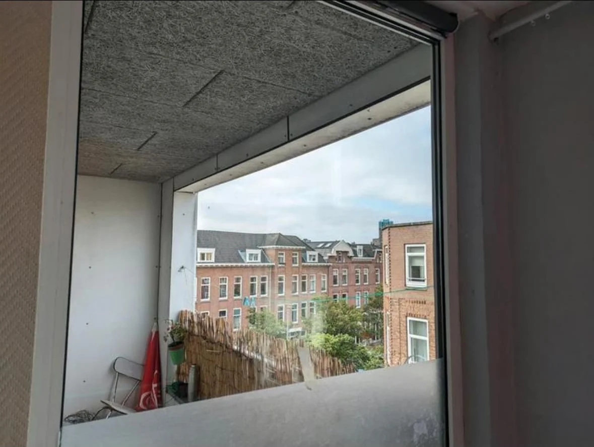 geblurde versie van de foto als achtergrond