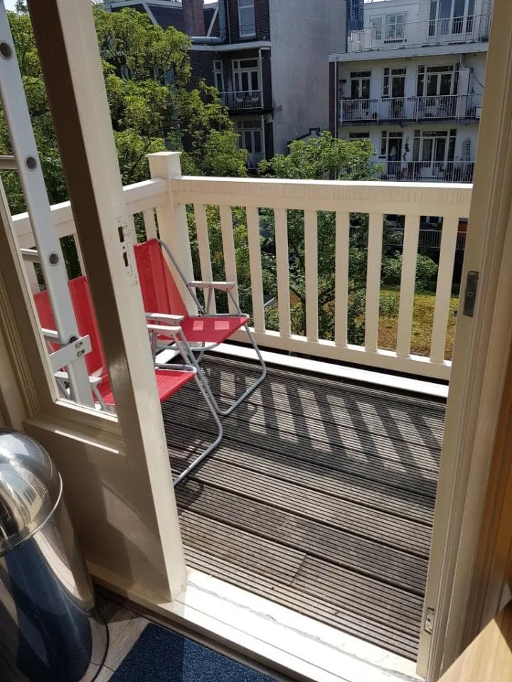 Foto van de Studio gelegen aan de Eerste Helmersstraat in Amsterdam