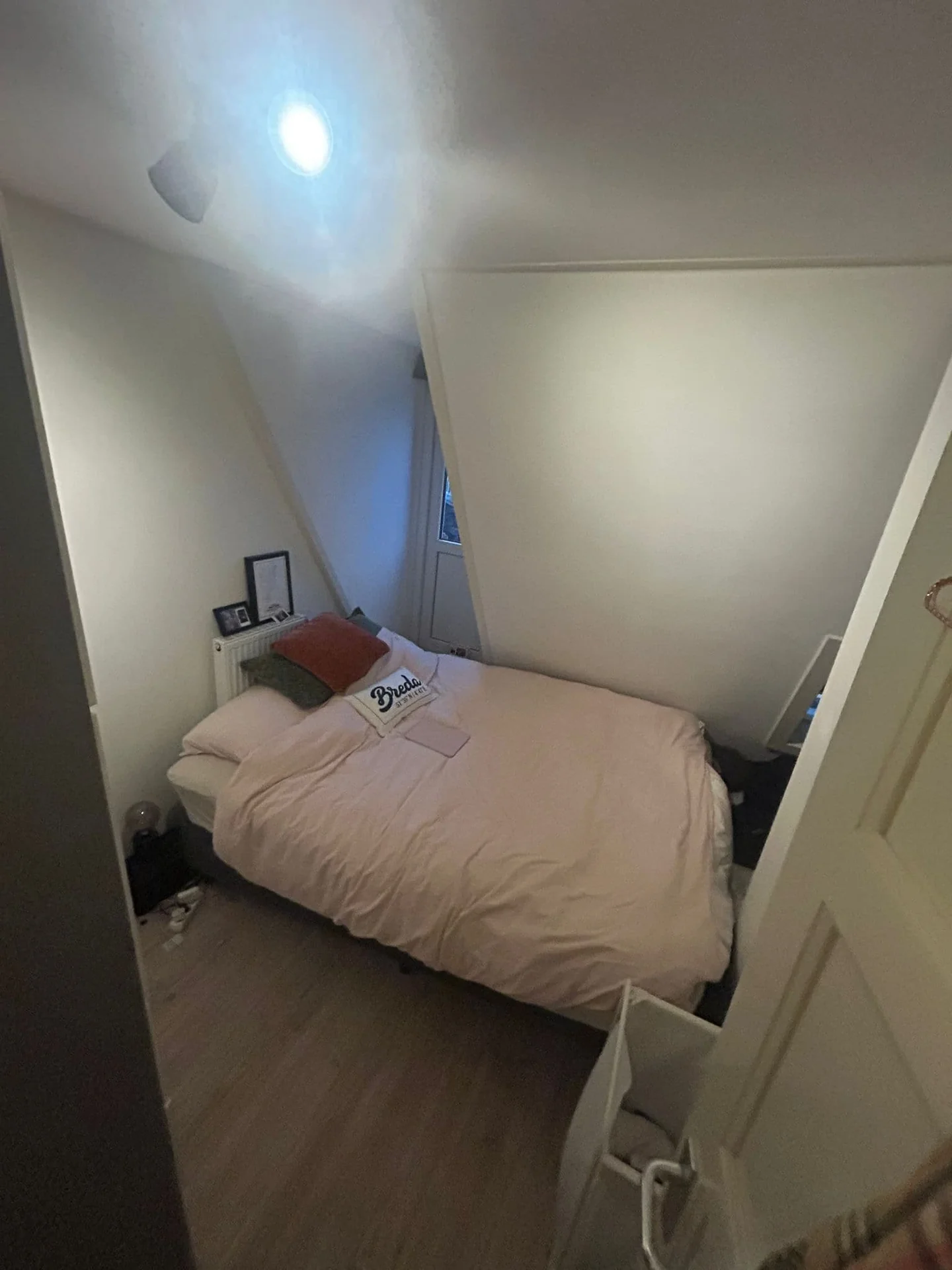 Foto van de Kamer gelegen aan de Churchill-laan in Amsterdam