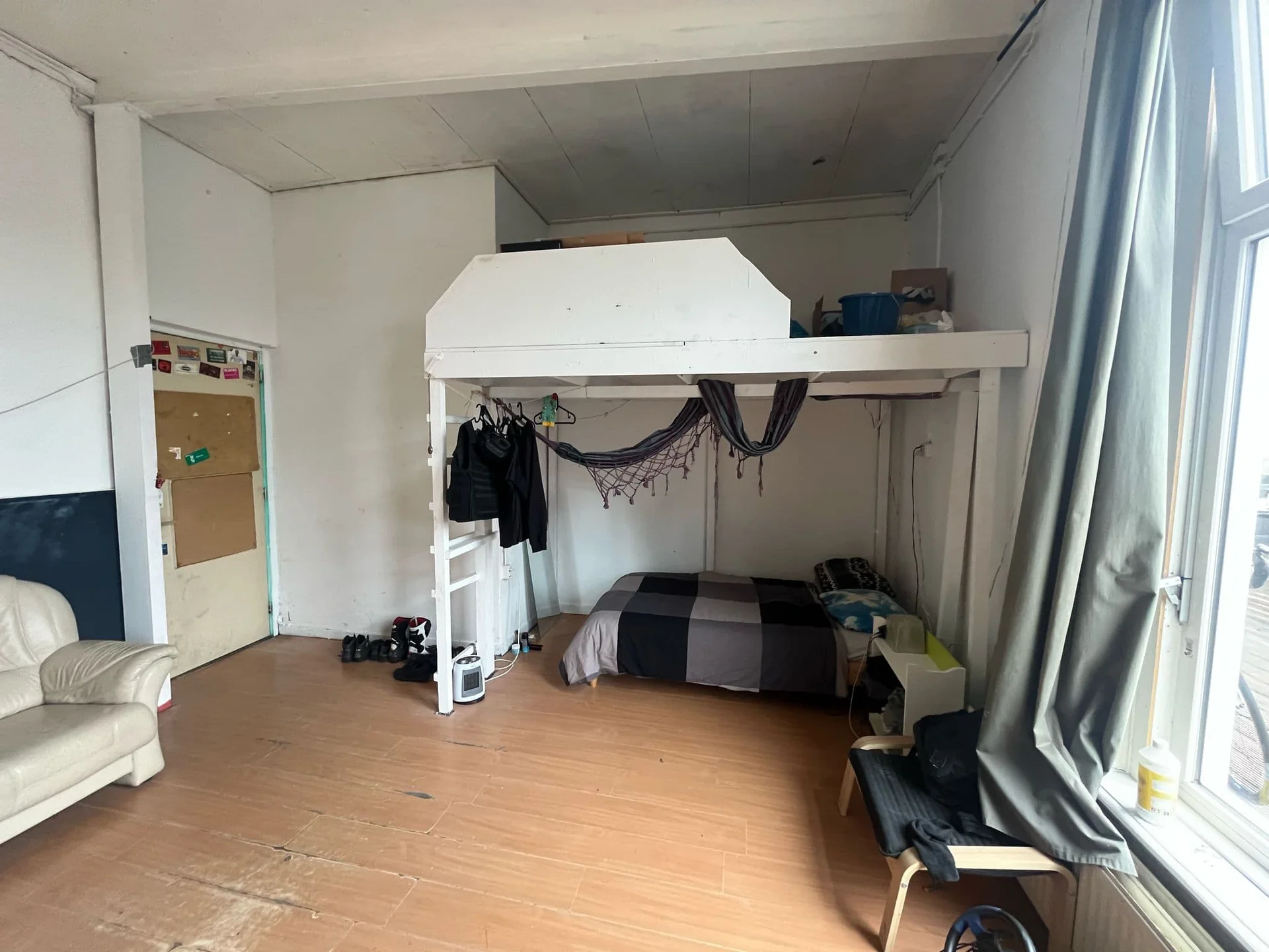 geblurde versie van de foto als achtergrond