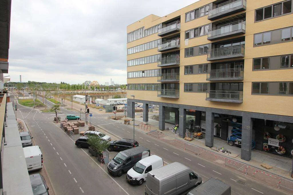 geblurde versie van de foto als achtergrond