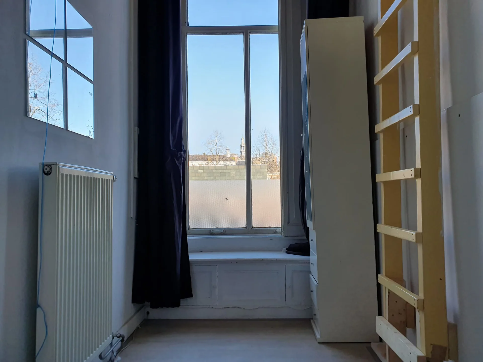 geblurde versie van de foto als achtergrond