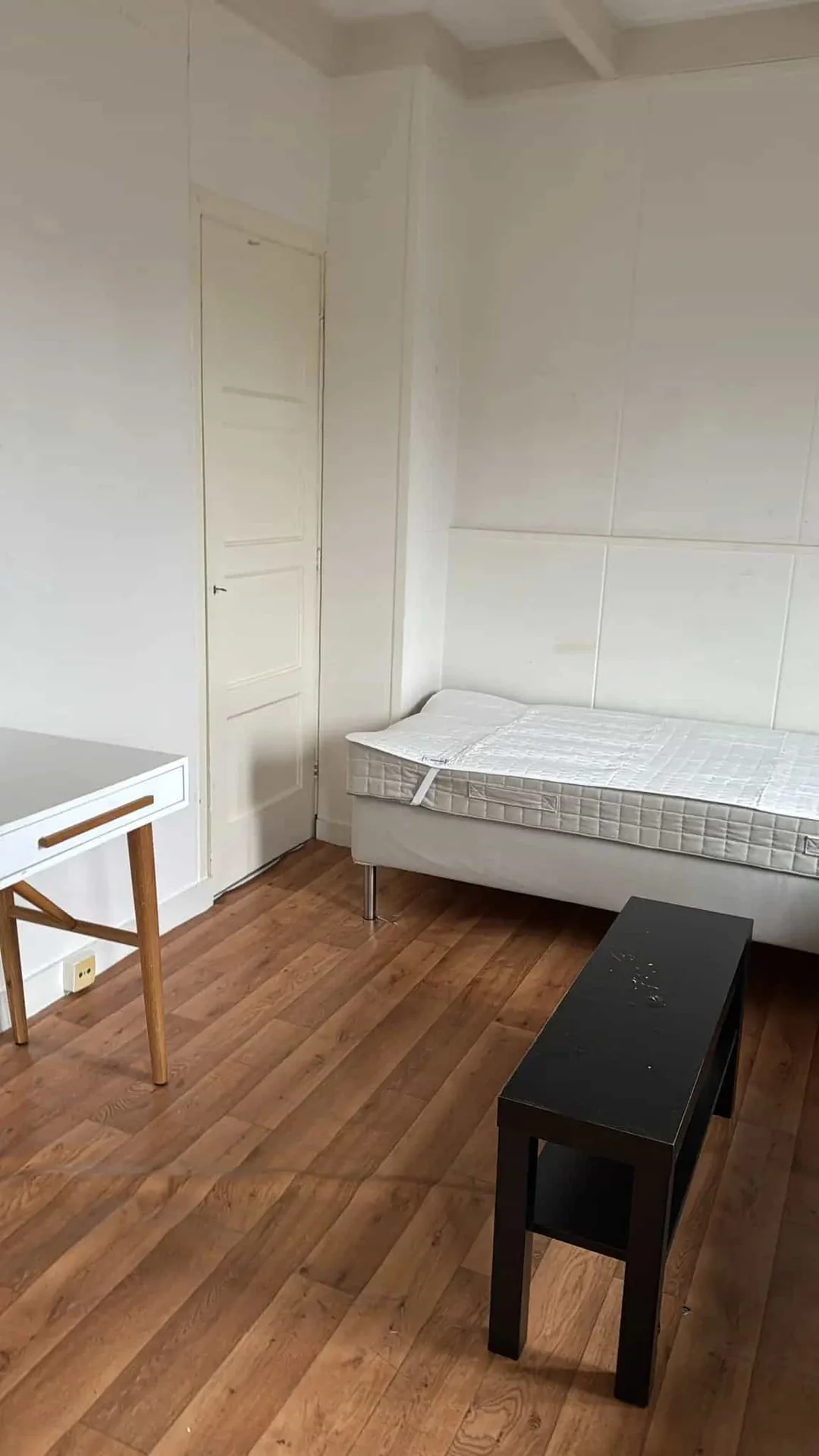 Foto van de Kamer gelegen aan de de Ruyterweg in Leeuwarden