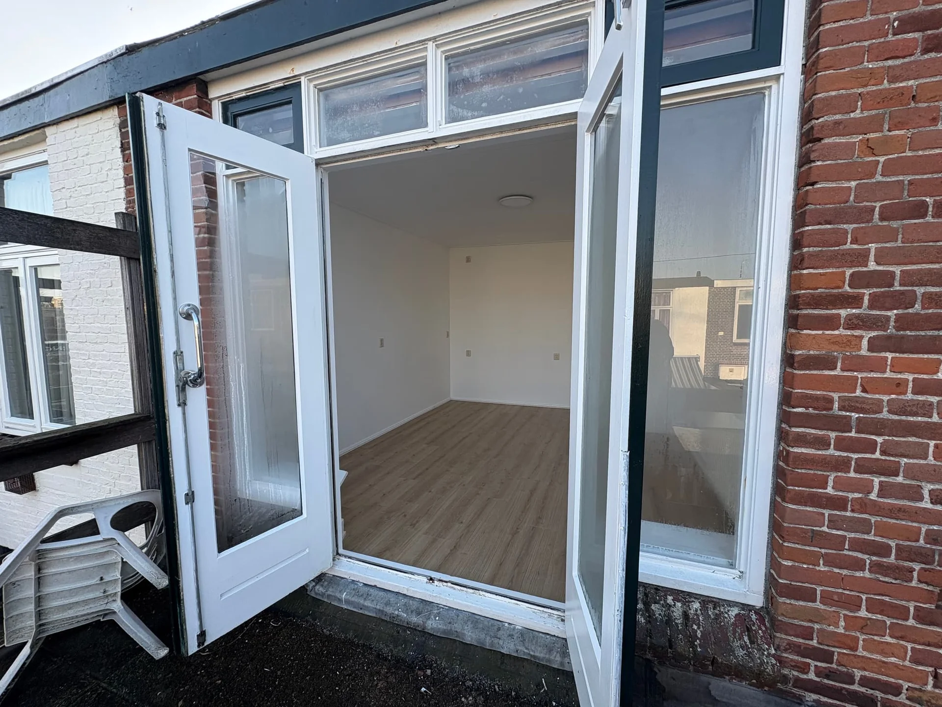 geblurde versie van de foto als achtergrond