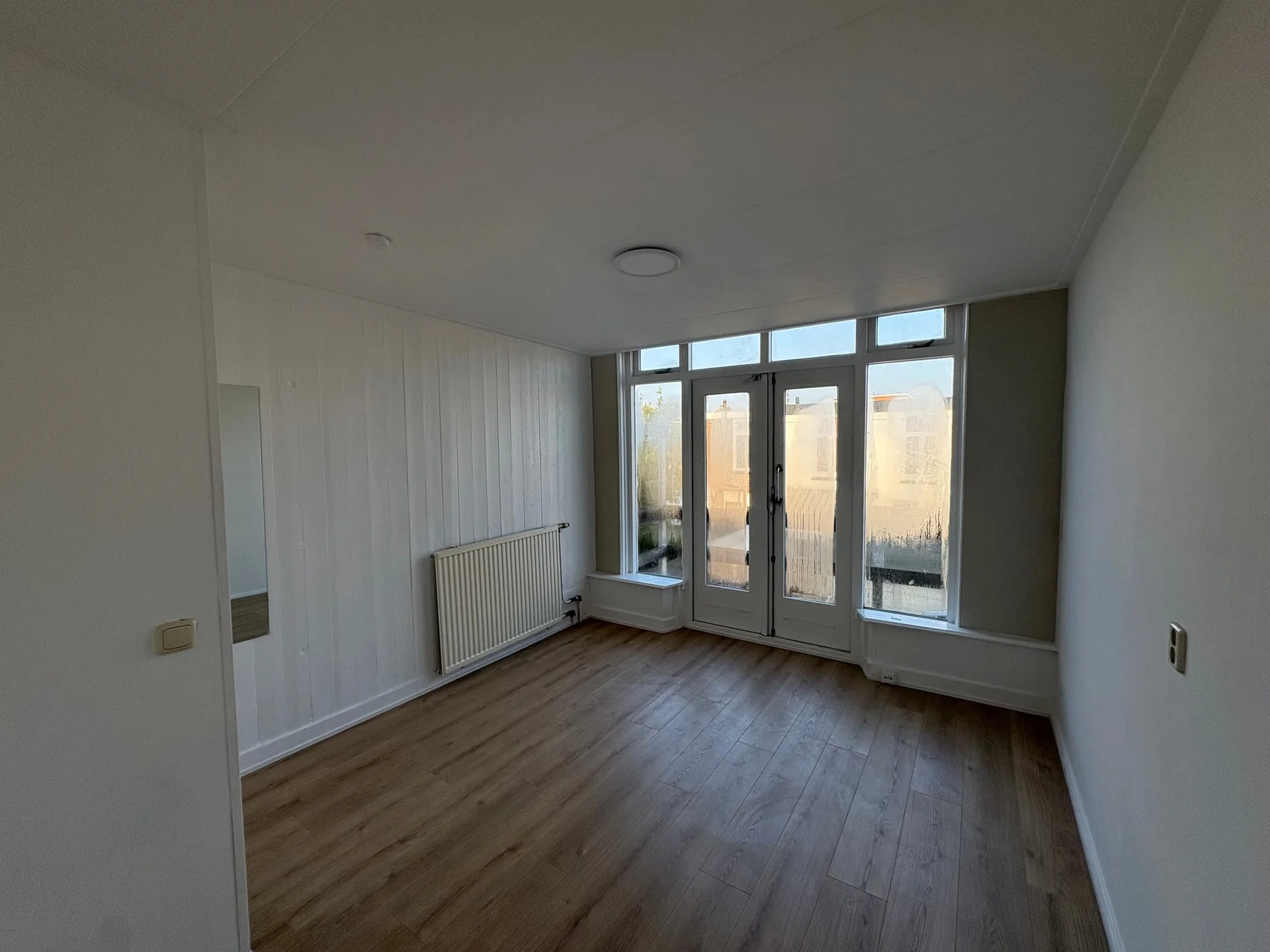 geblurde versie van de foto als achtergrond