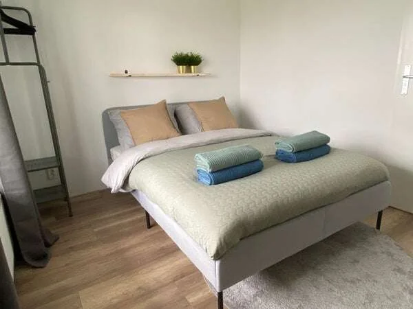 geblurde versie van de foto als achtergrond