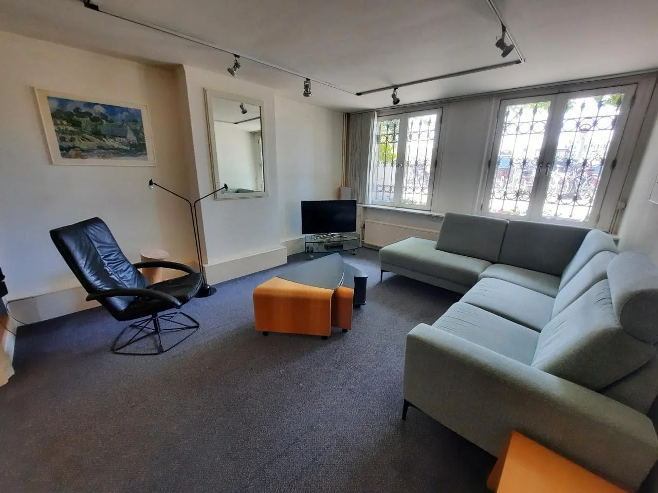 geblurde versie van de foto als achtergrond