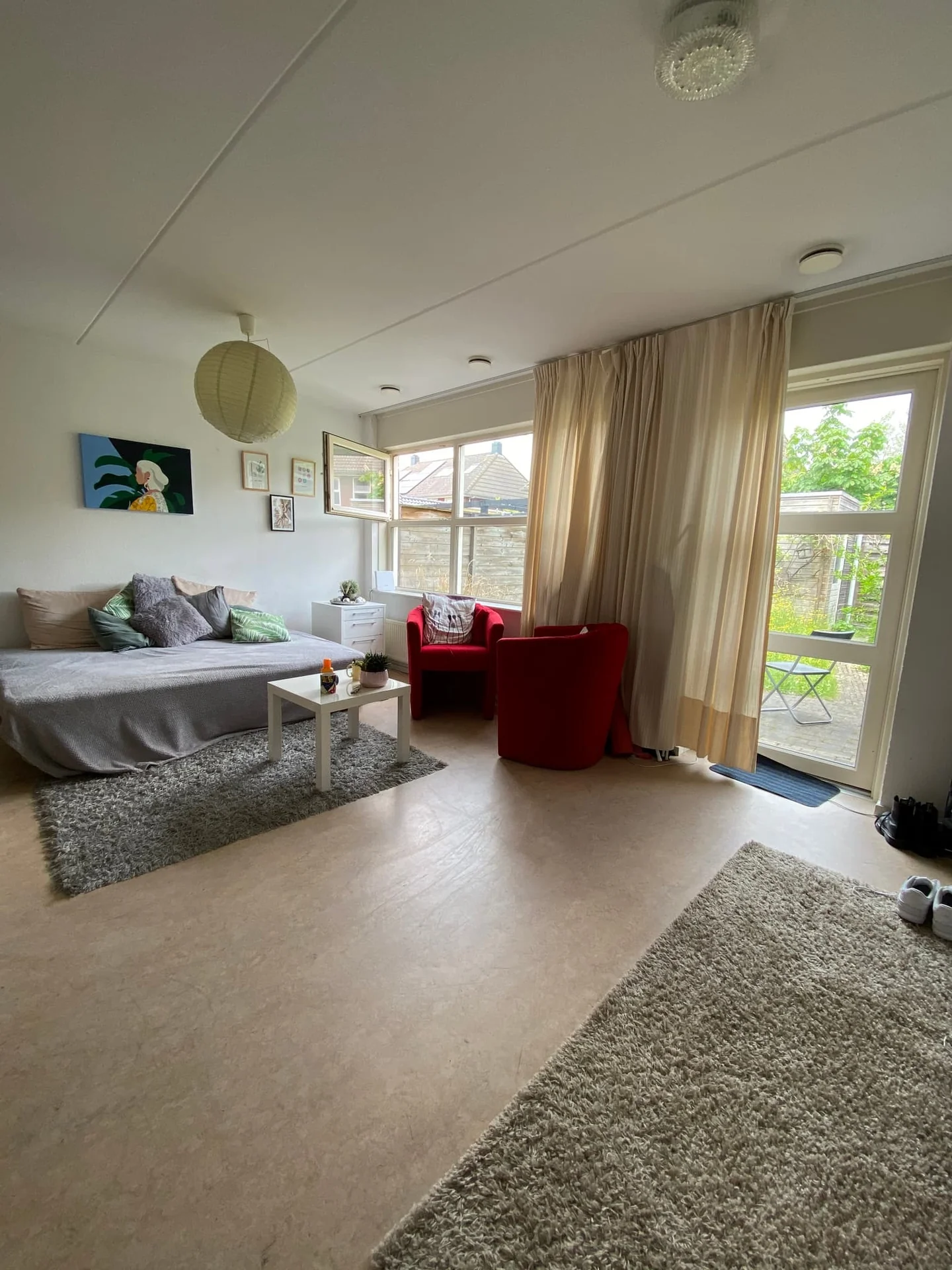 geblurde versie van de foto als achtergrond