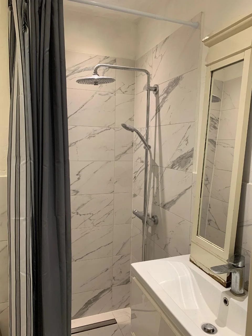 Foto van de Kamer gelegen aan de Koninginneweg in Amsterdam