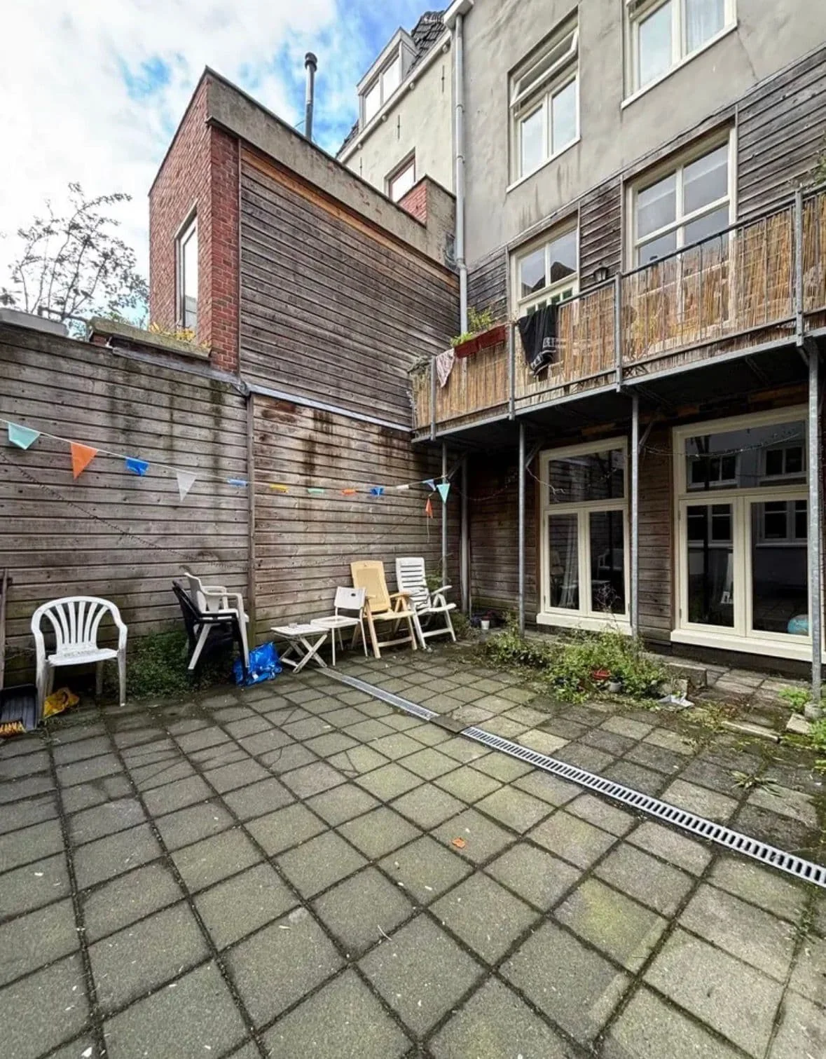 geblurde versie van de foto als achtergrond