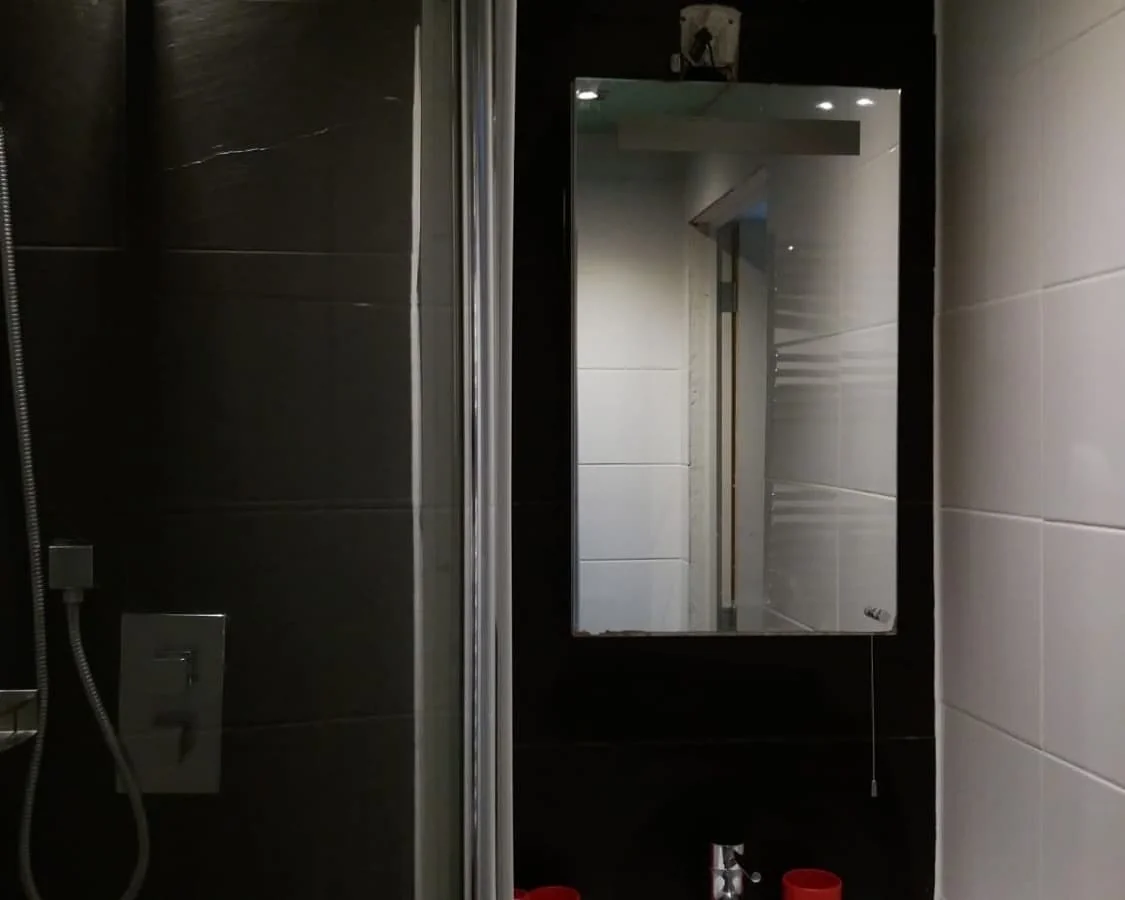 Foto van de Kamer gelegen aan de Madeliefstraat in Rotterdam