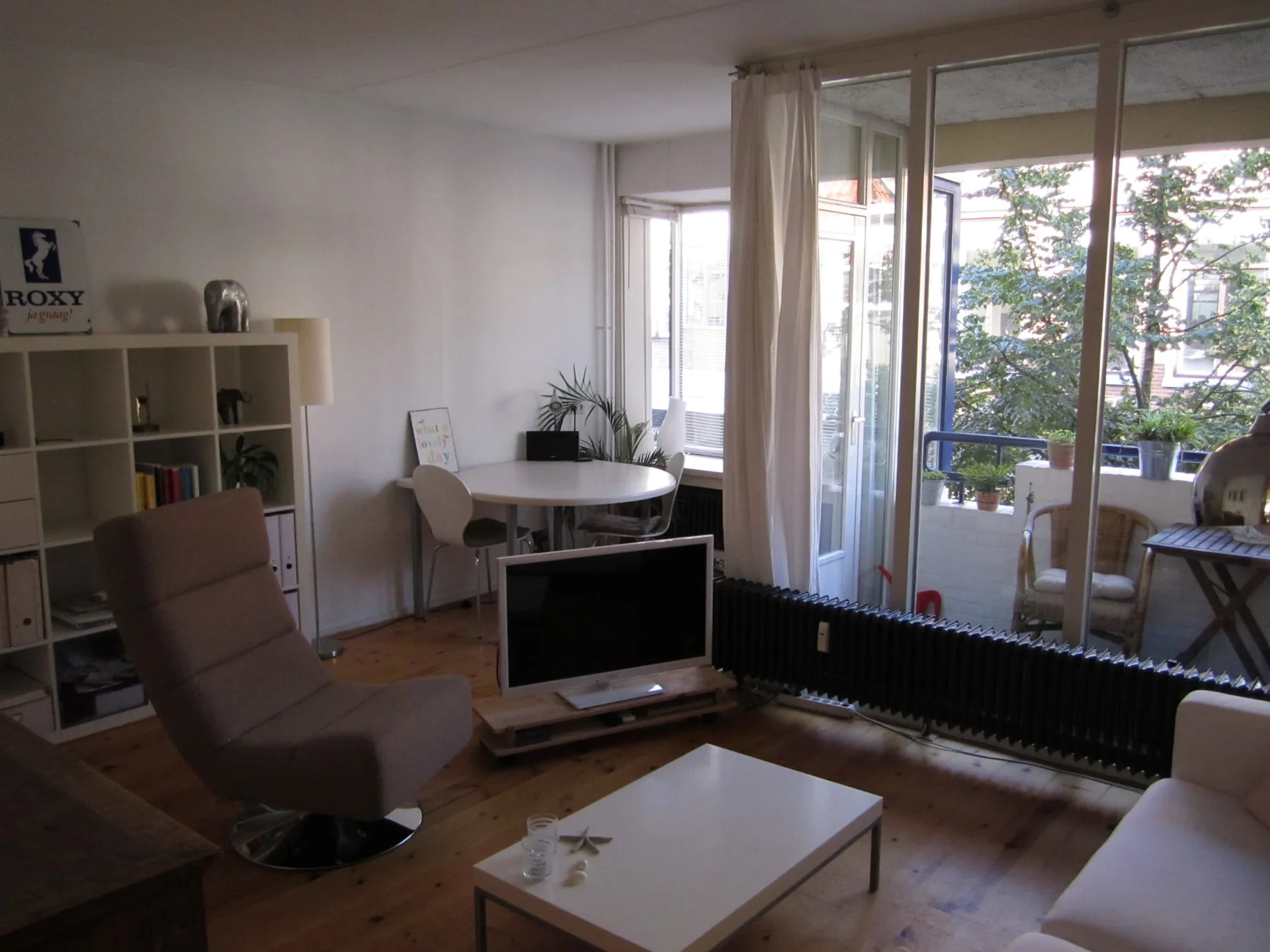 geblurde versie van de foto als achtergrond