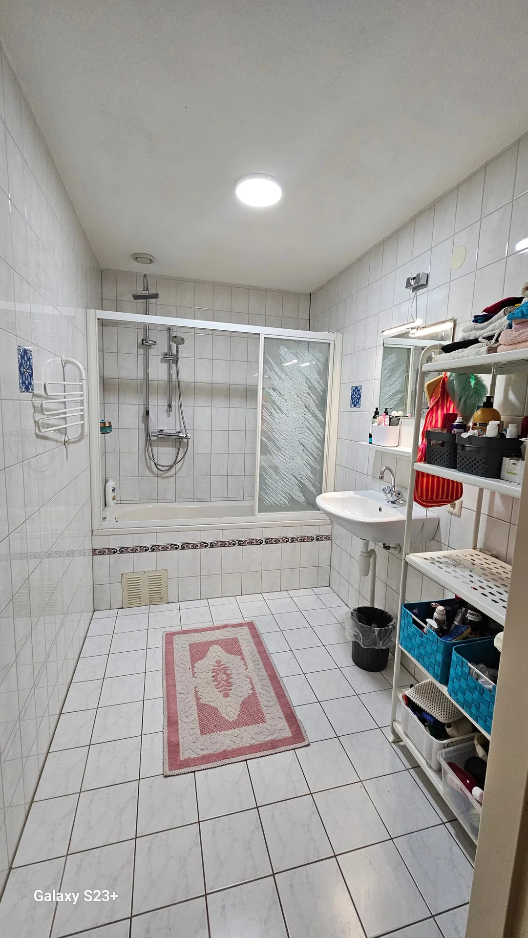 Foto van de Kamer gelegen aan de Van Oosterzeestraat in Rotterdam