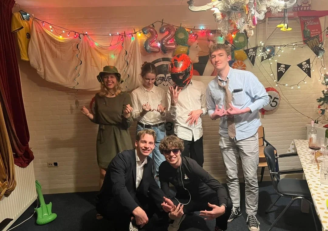 geblurde versie van de foto als achtergrond