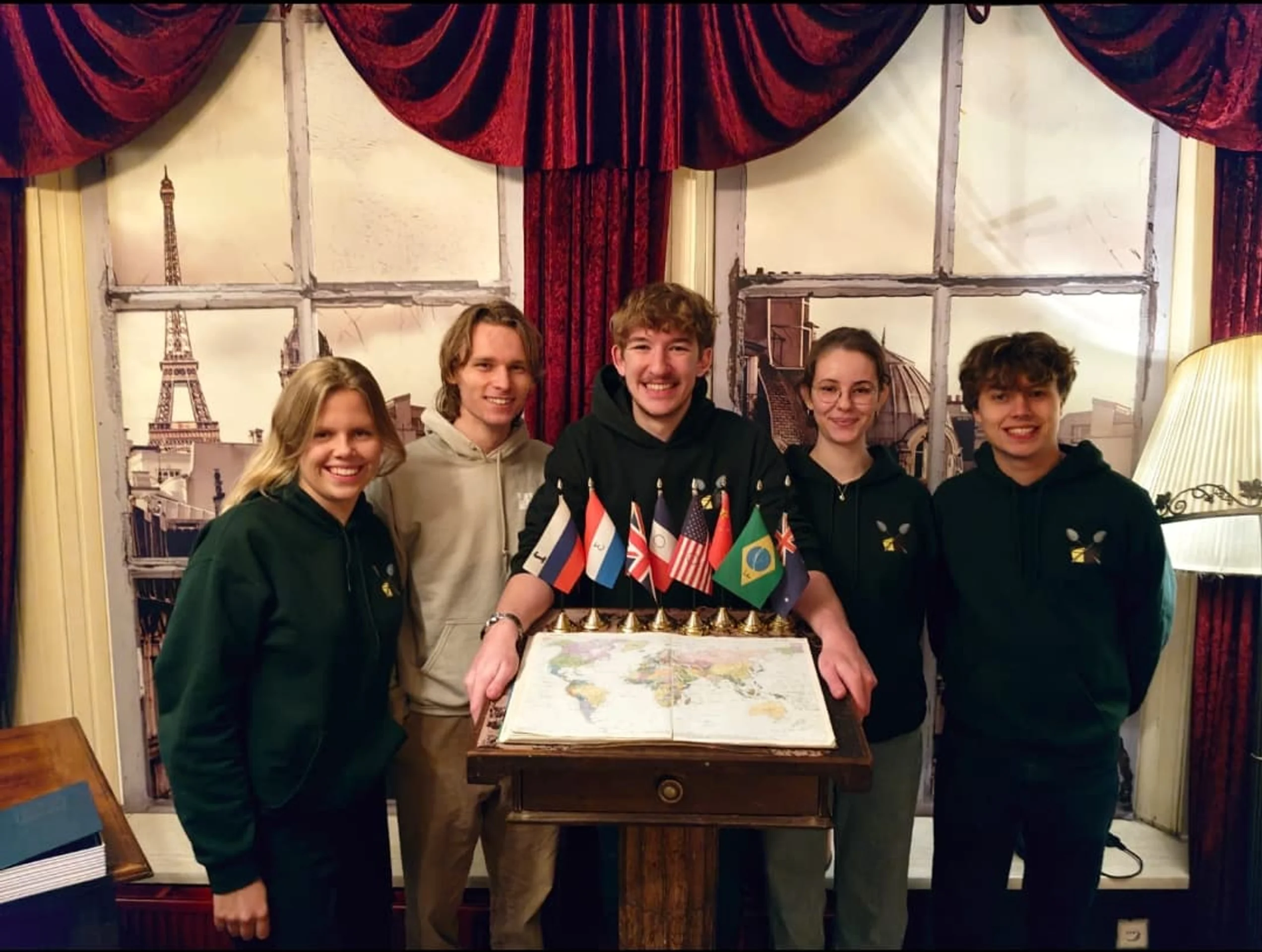 geblurde versie van de foto als achtergrond