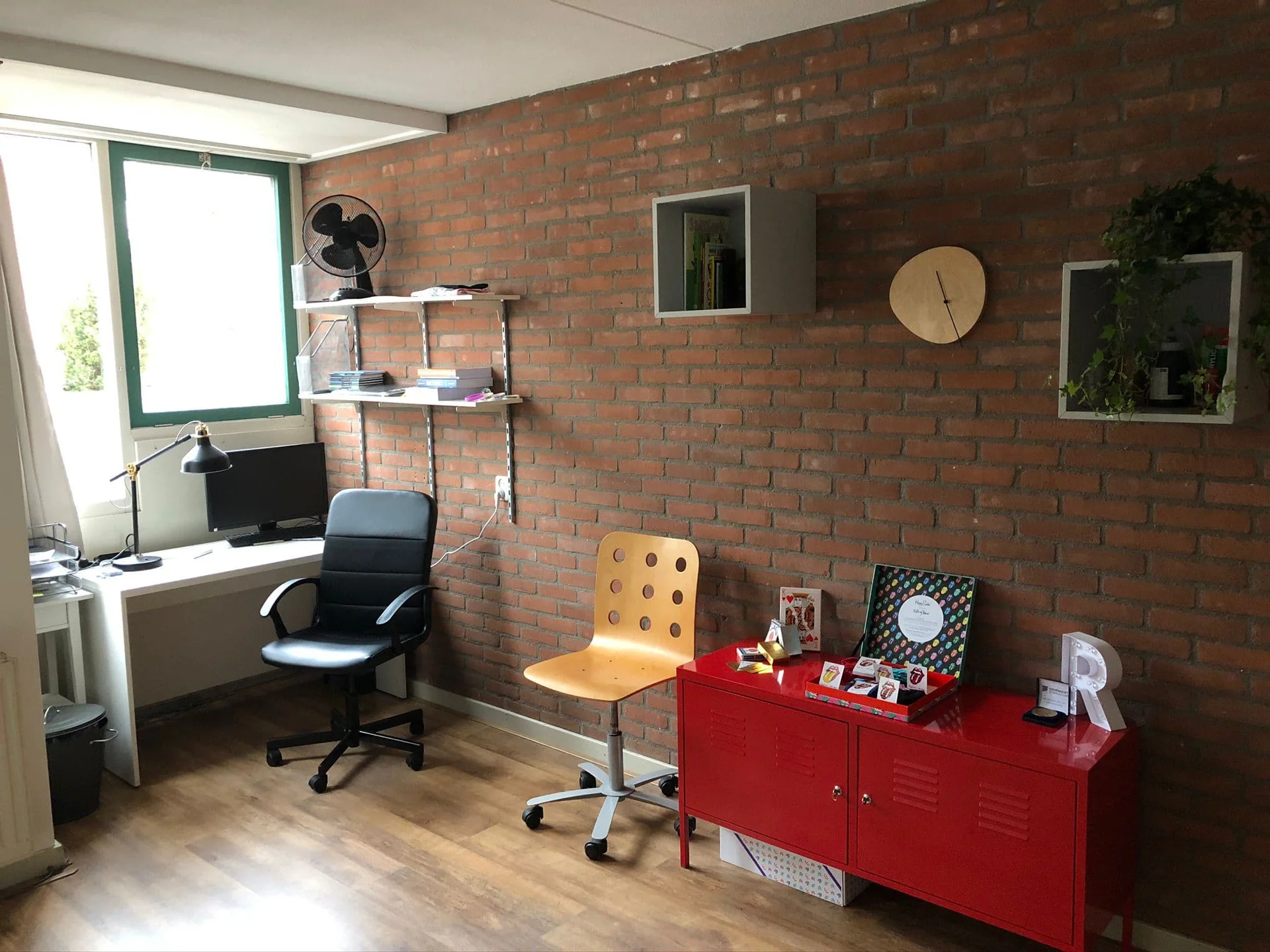 geblurde versie van de foto als achtergrond