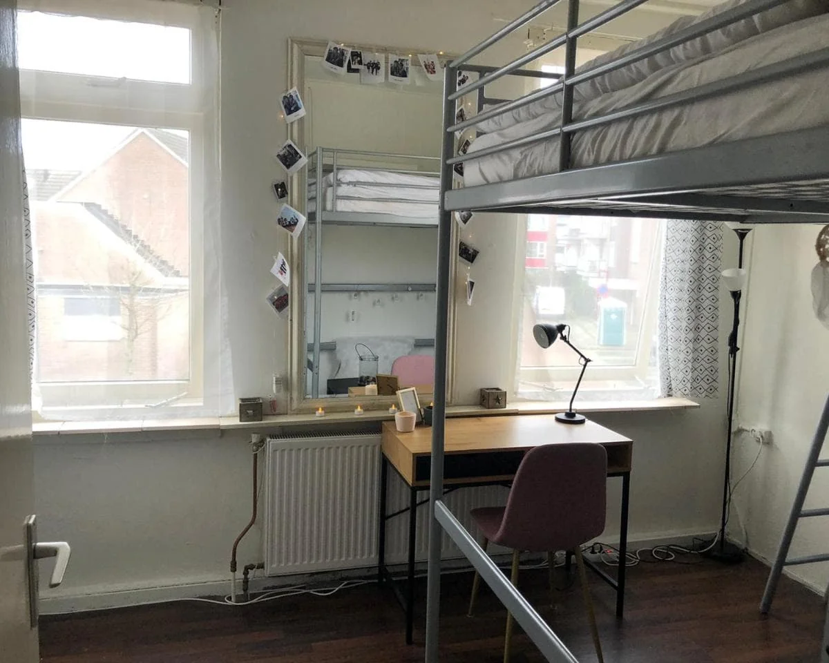 geblurde versie van de foto als achtergrond