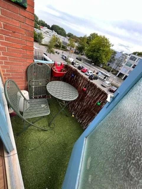 geblurde versie van de foto als achtergrond