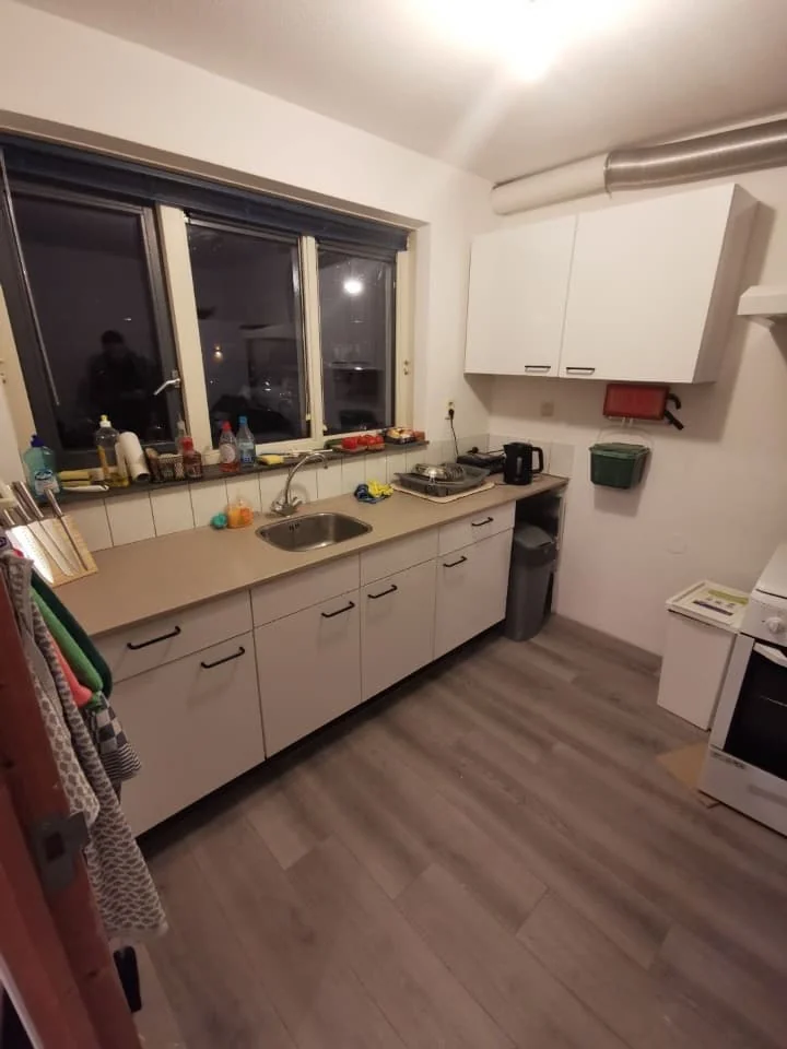 geblurde versie van de foto als achtergrond