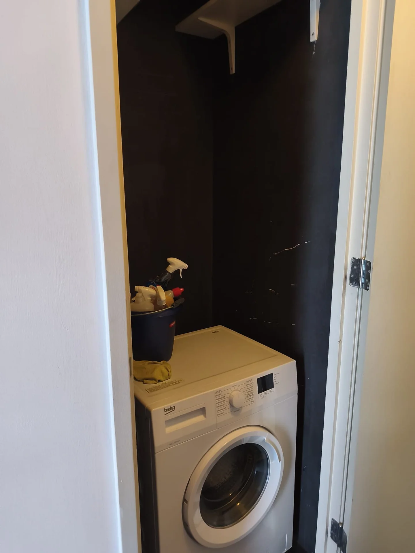 Foto van de Kamer gelegen aan de Hoofdweg in Amsterdam