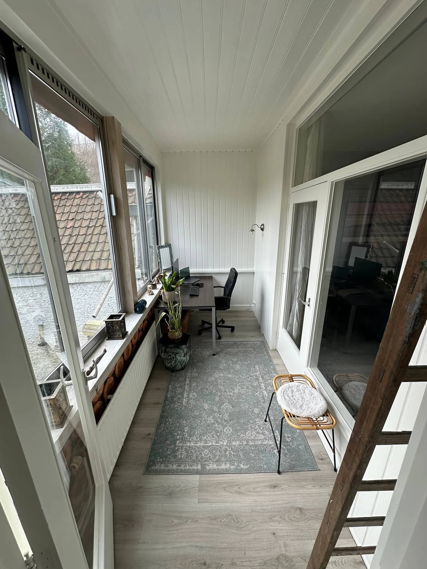 geblurde versie van de foto als achtergrond