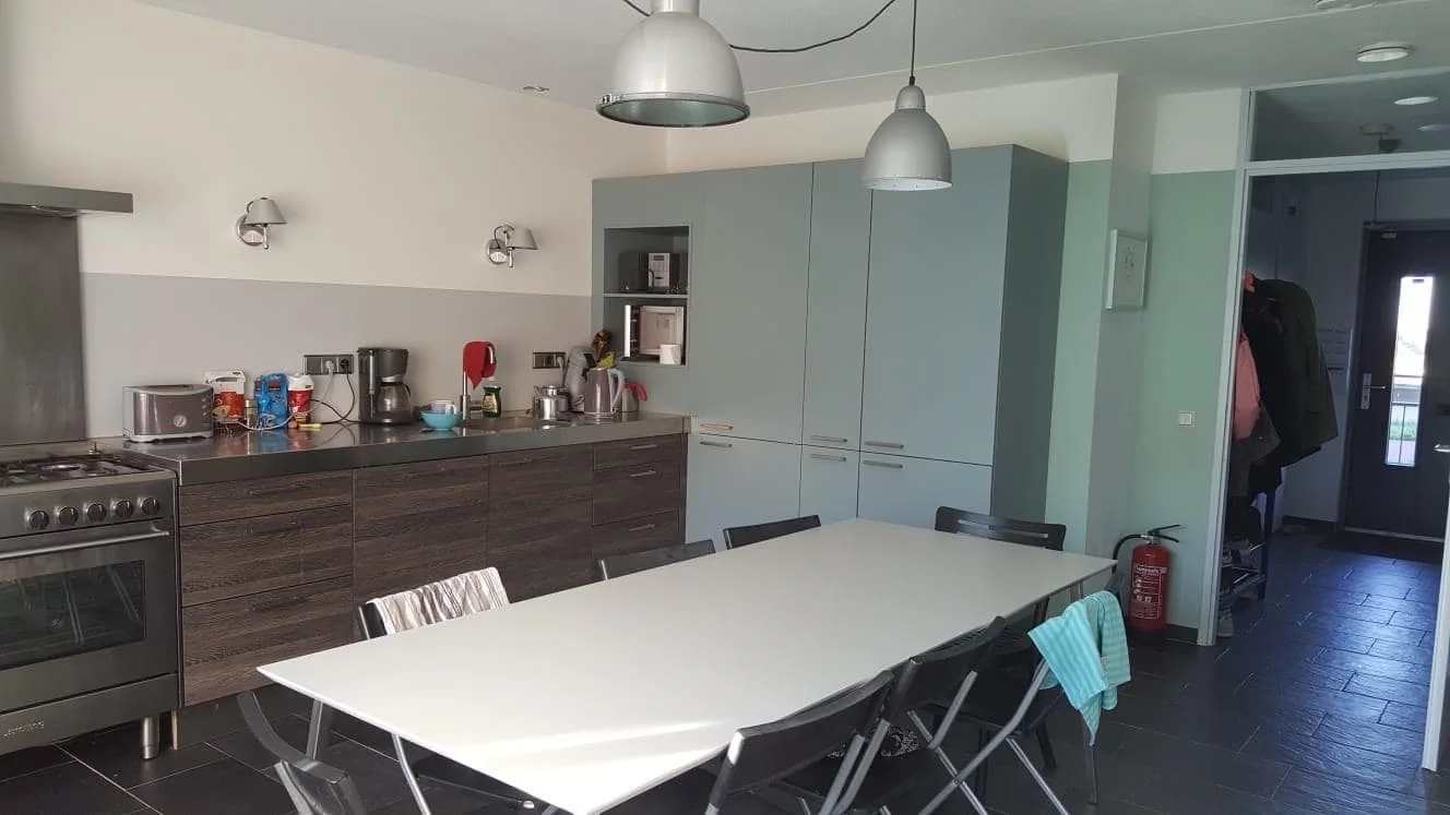 geblurde versie van de foto als achtergrond