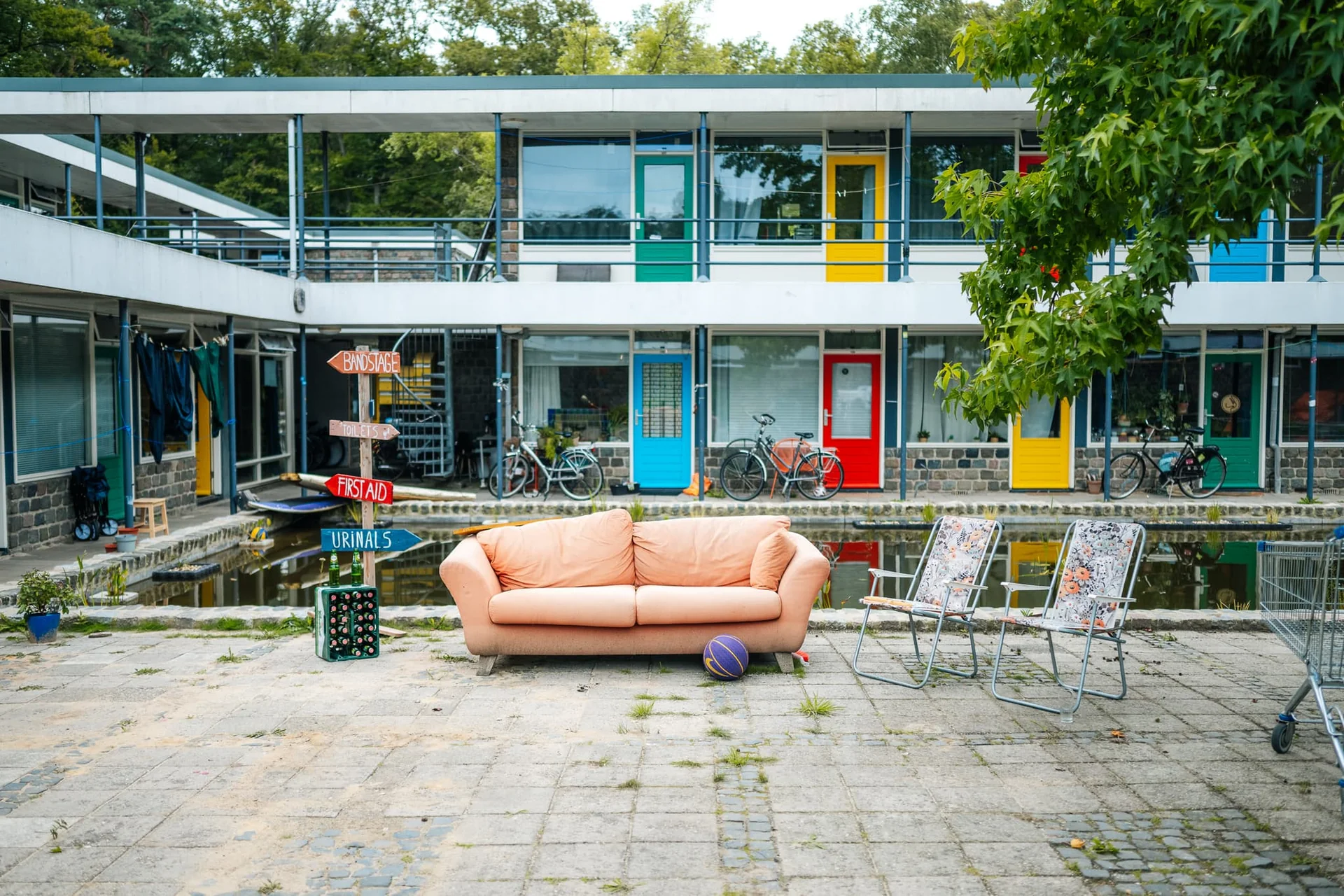 geblurde versie van de foto als achtergrond