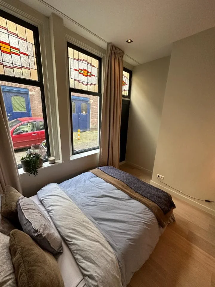 geblurde versie van de foto als achtergrond