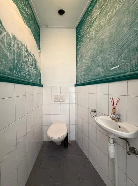 Foto van de Kamer gelegen aan de Nieuwe Ebbingestraat in Groningen