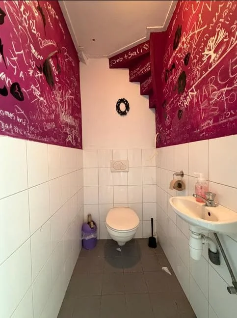 Foto van de Kamer gelegen aan de Nieuwe Ebbingestraat in Groningen