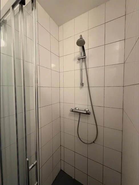 Foto van de Kamer gelegen aan de Nieuwe Ebbingestraat in Groningen