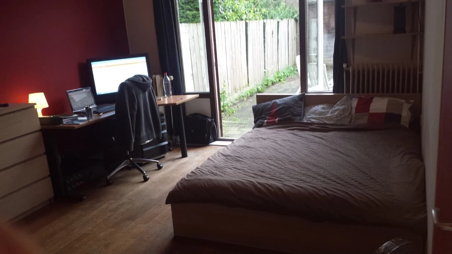 geblurde versie van de foto als achtergrond