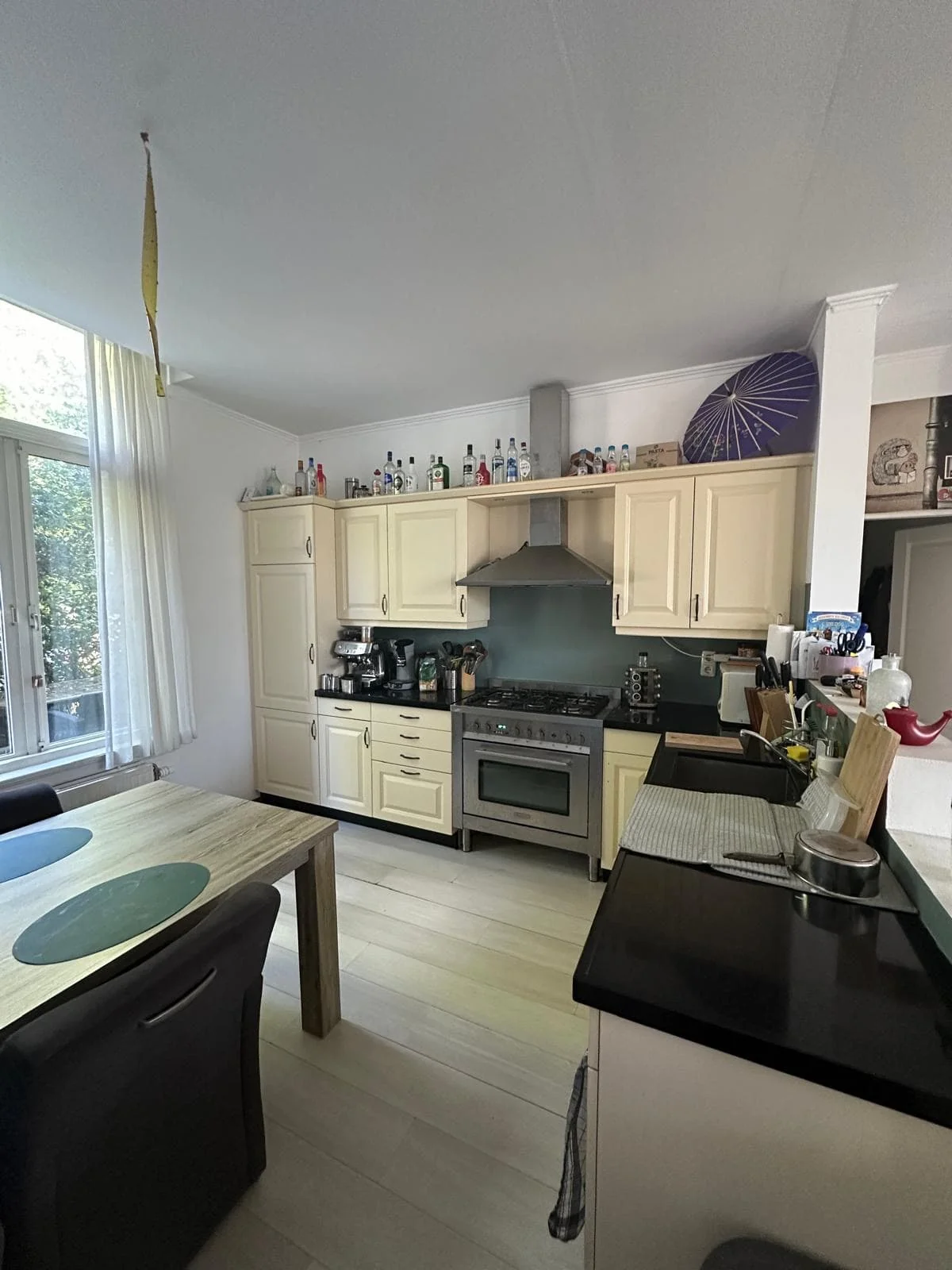 geblurde versie van de foto als achtergrond