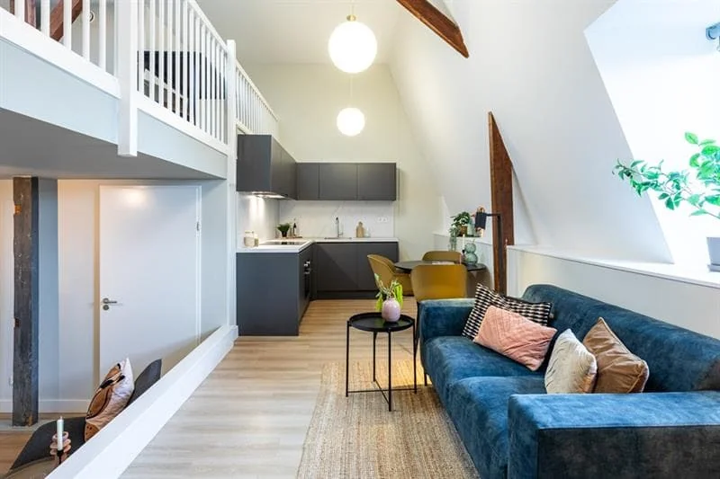 geblurde versie van de foto als achtergrond