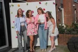 geblurde versie van de foto als achtergrond