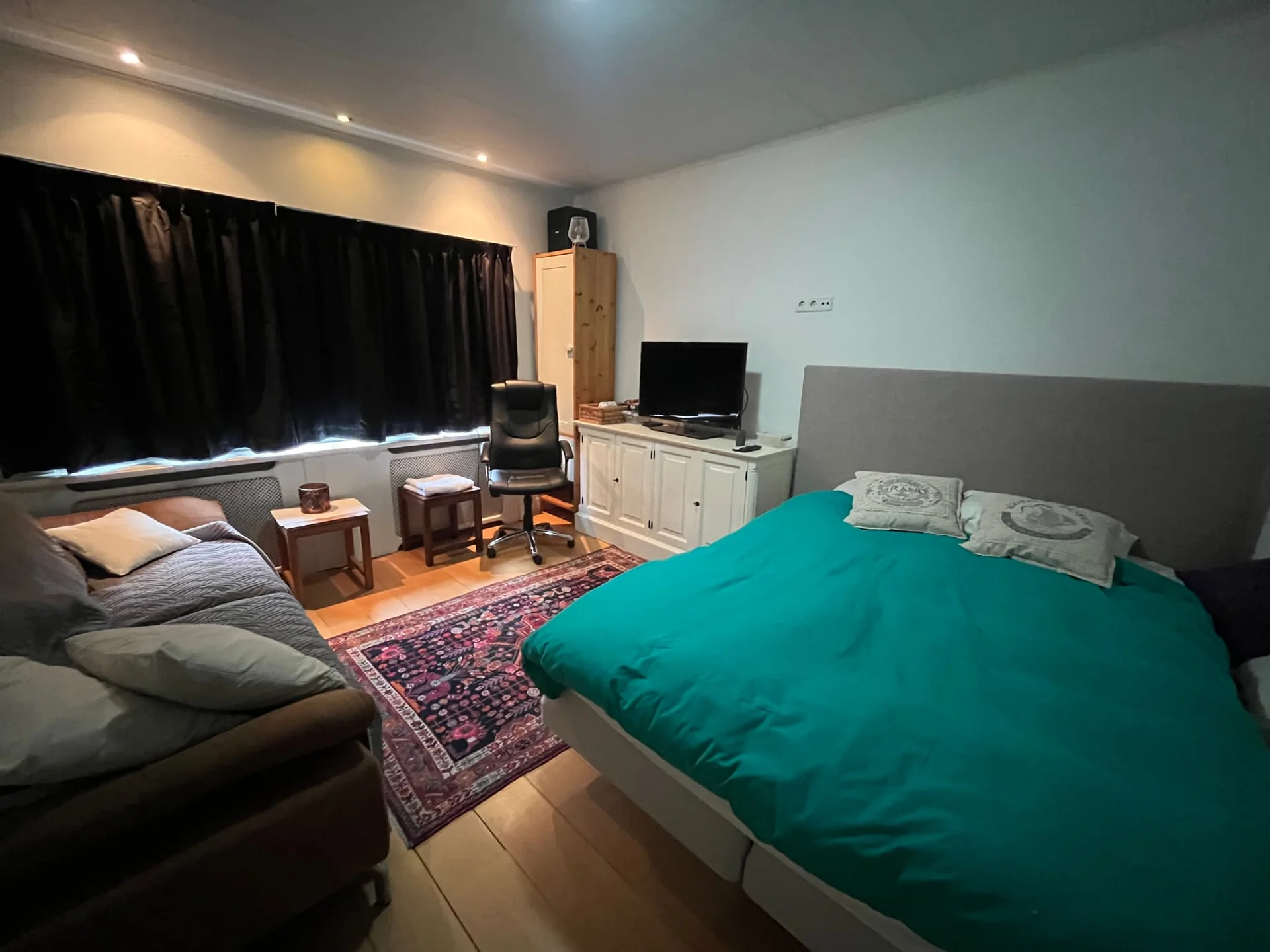 geblurde versie van de foto als achtergrond