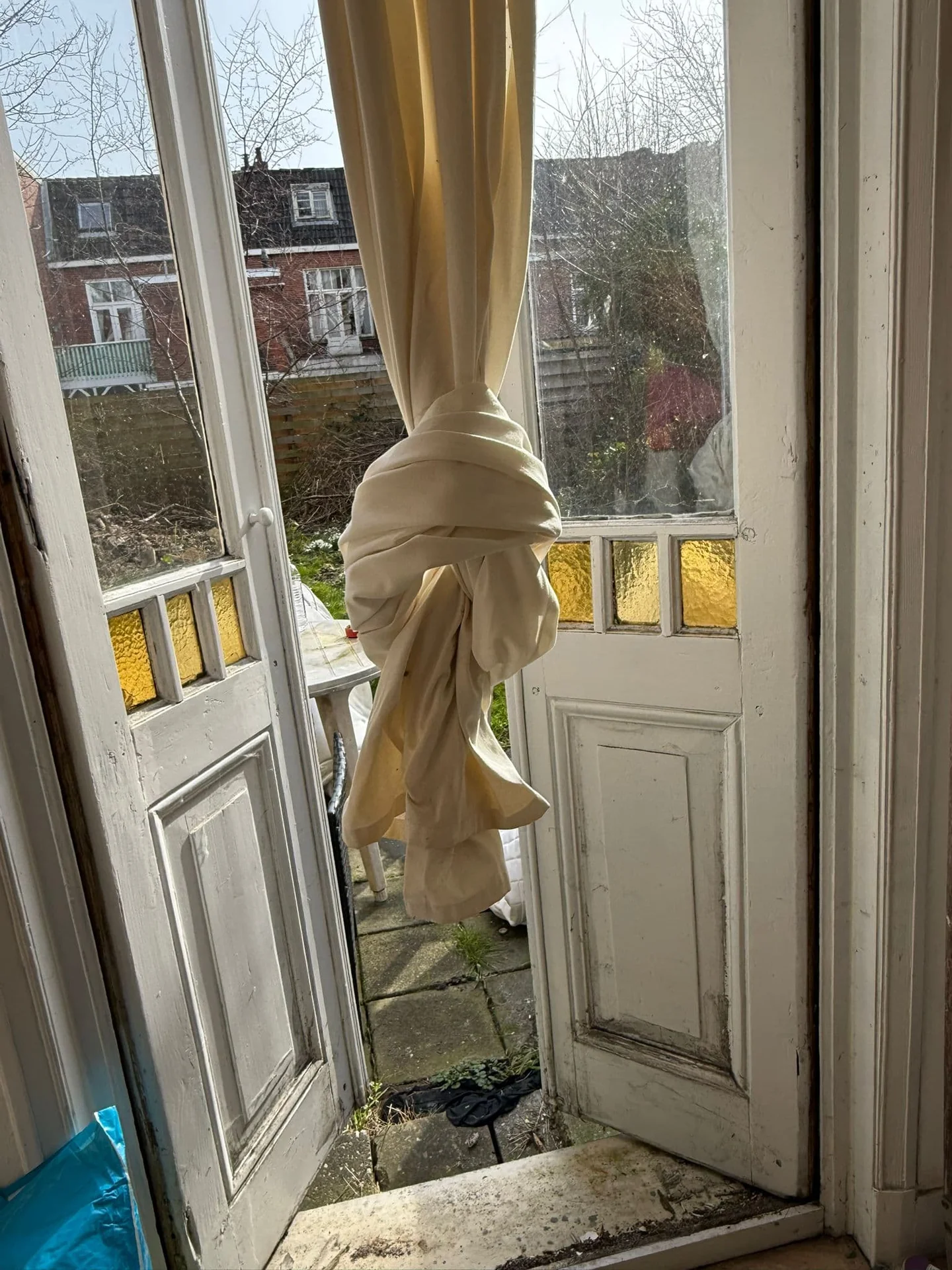 geblurde versie van de foto als achtergrond