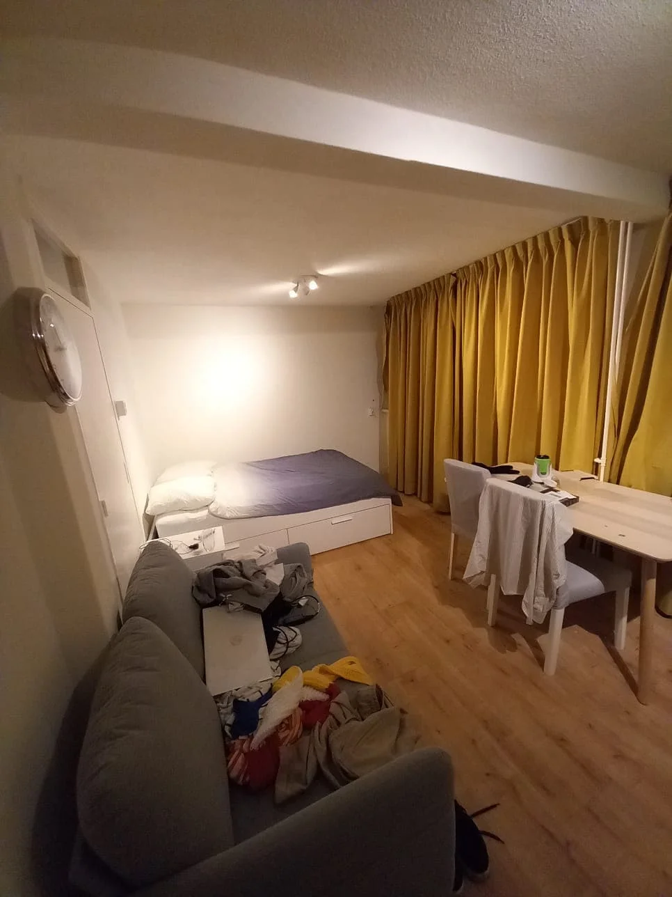 geblurde versie van de foto als achtergrond