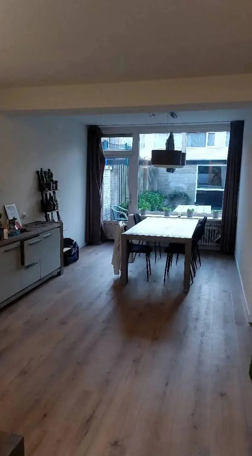 geblurde versie van de foto als achtergrond