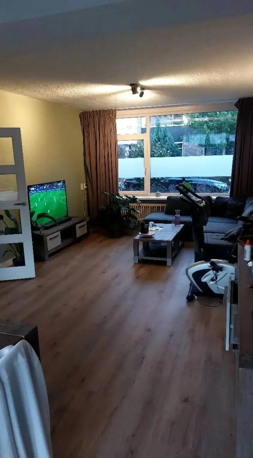 geblurde versie van de foto als achtergrond