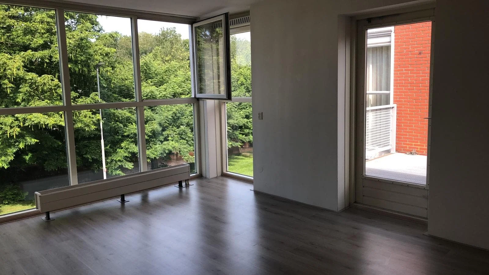 geblurde versie van de foto als achtergrond