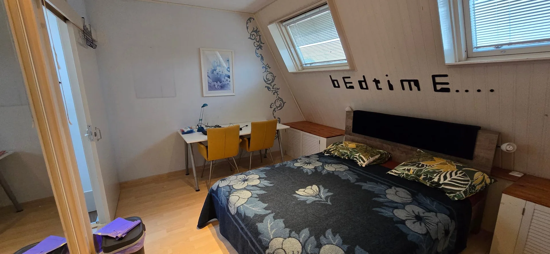 Foto van de Kamer gelegen aan de Twellostraat in Amsterdam