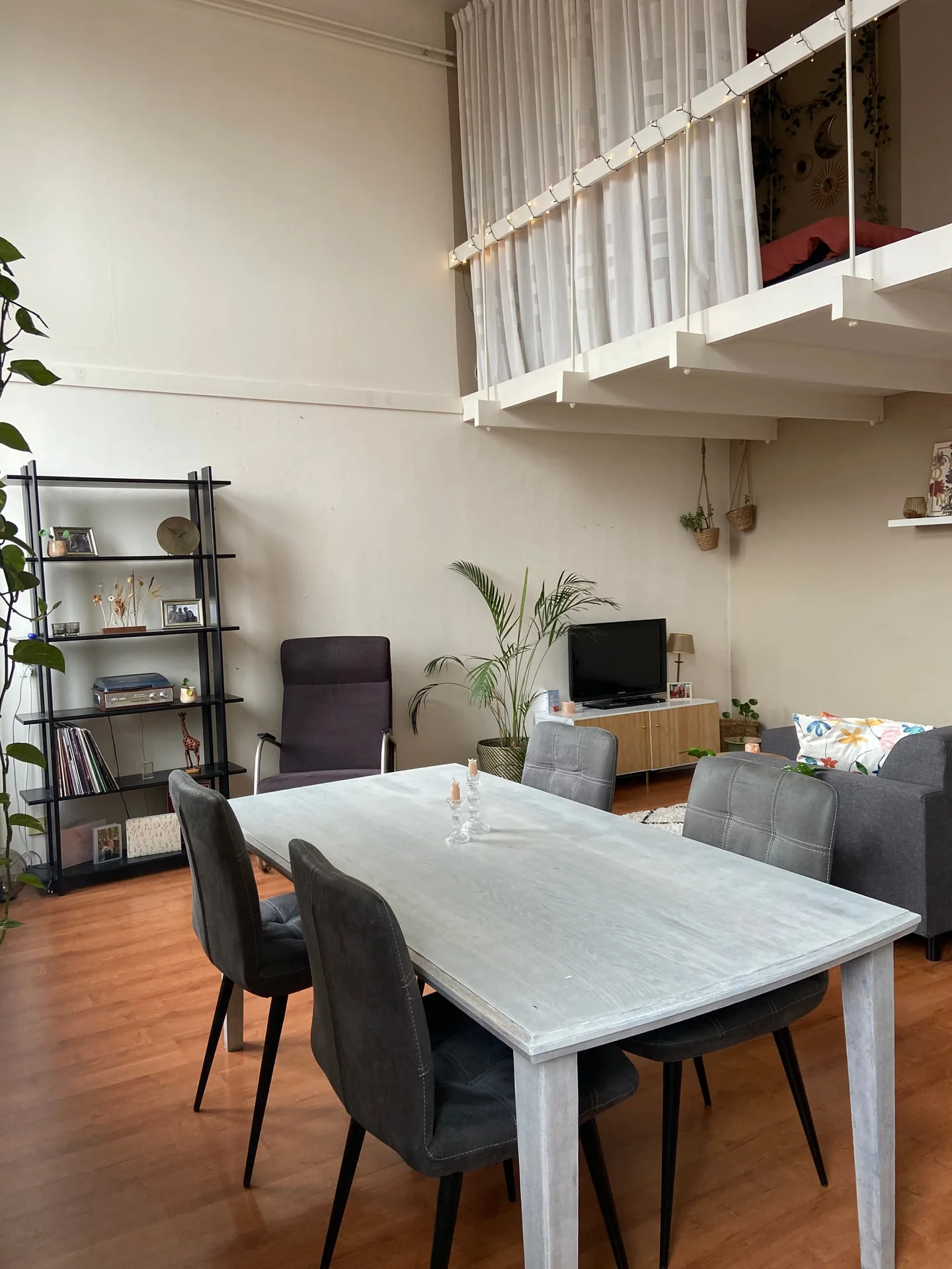 Foto van de Kamer gelegen aan de Cortinghlaan in Groningen