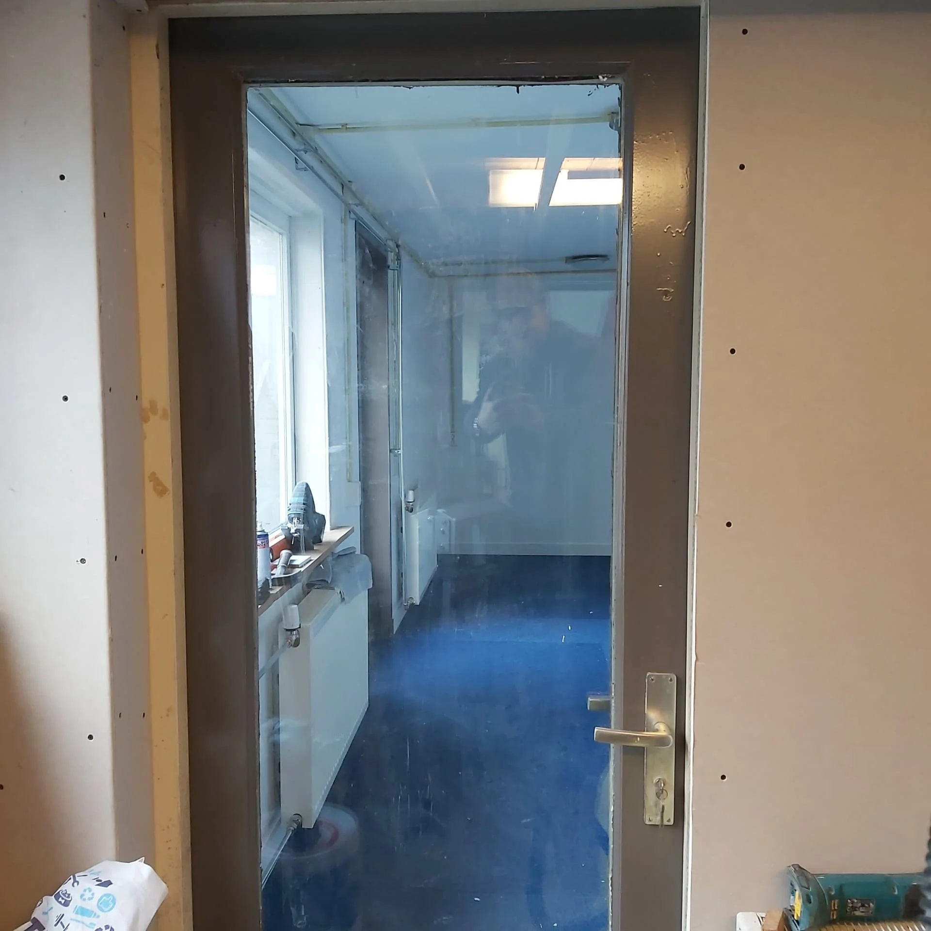 geblurde versie van de foto als achtergrond