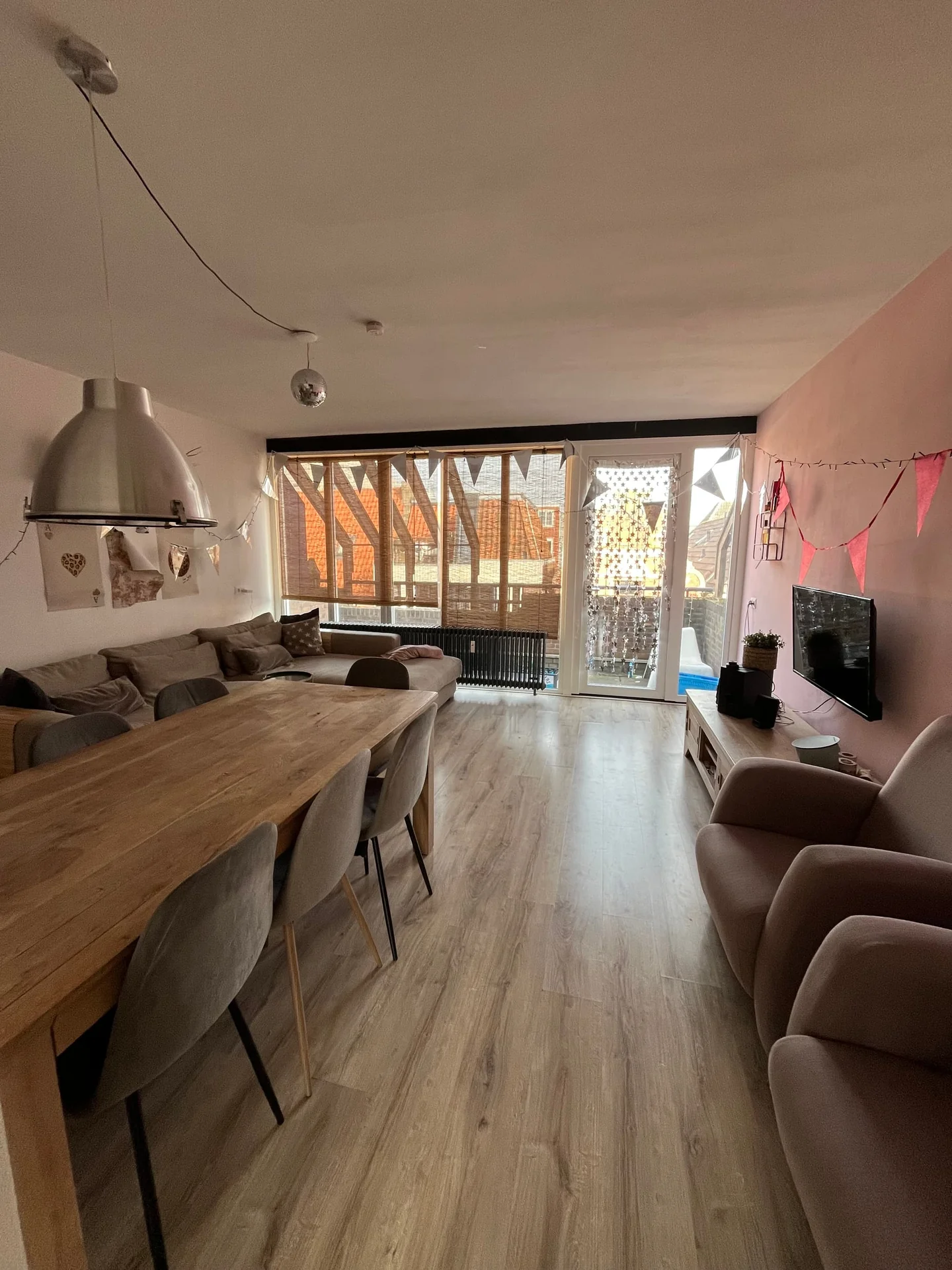 geblurde versie van de foto als achtergrond