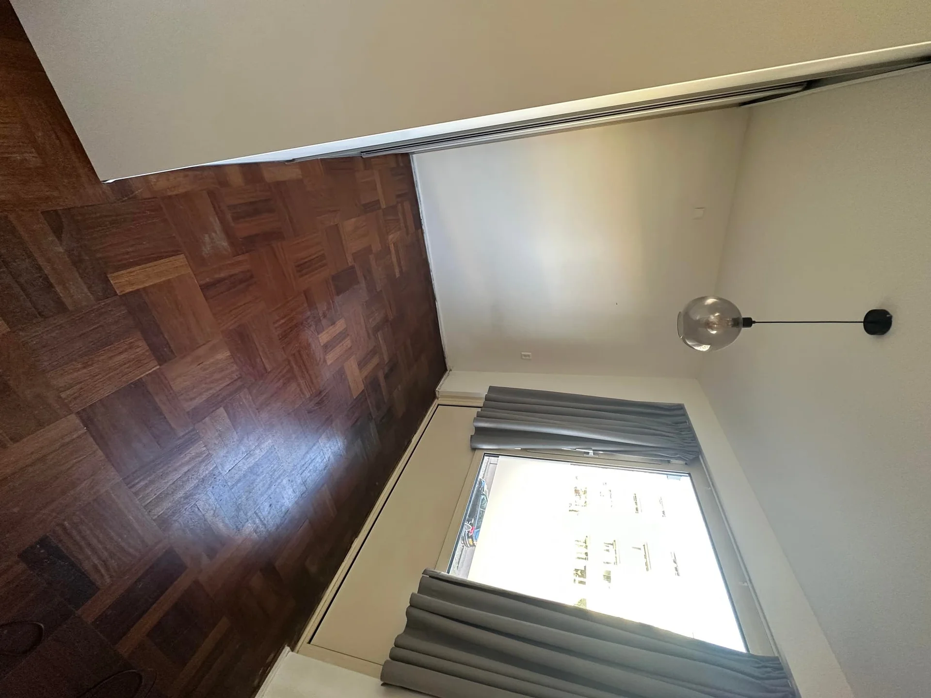 Foto van de Kamer gelegen aan de Louis Bouwmeesterplein in Tilburg