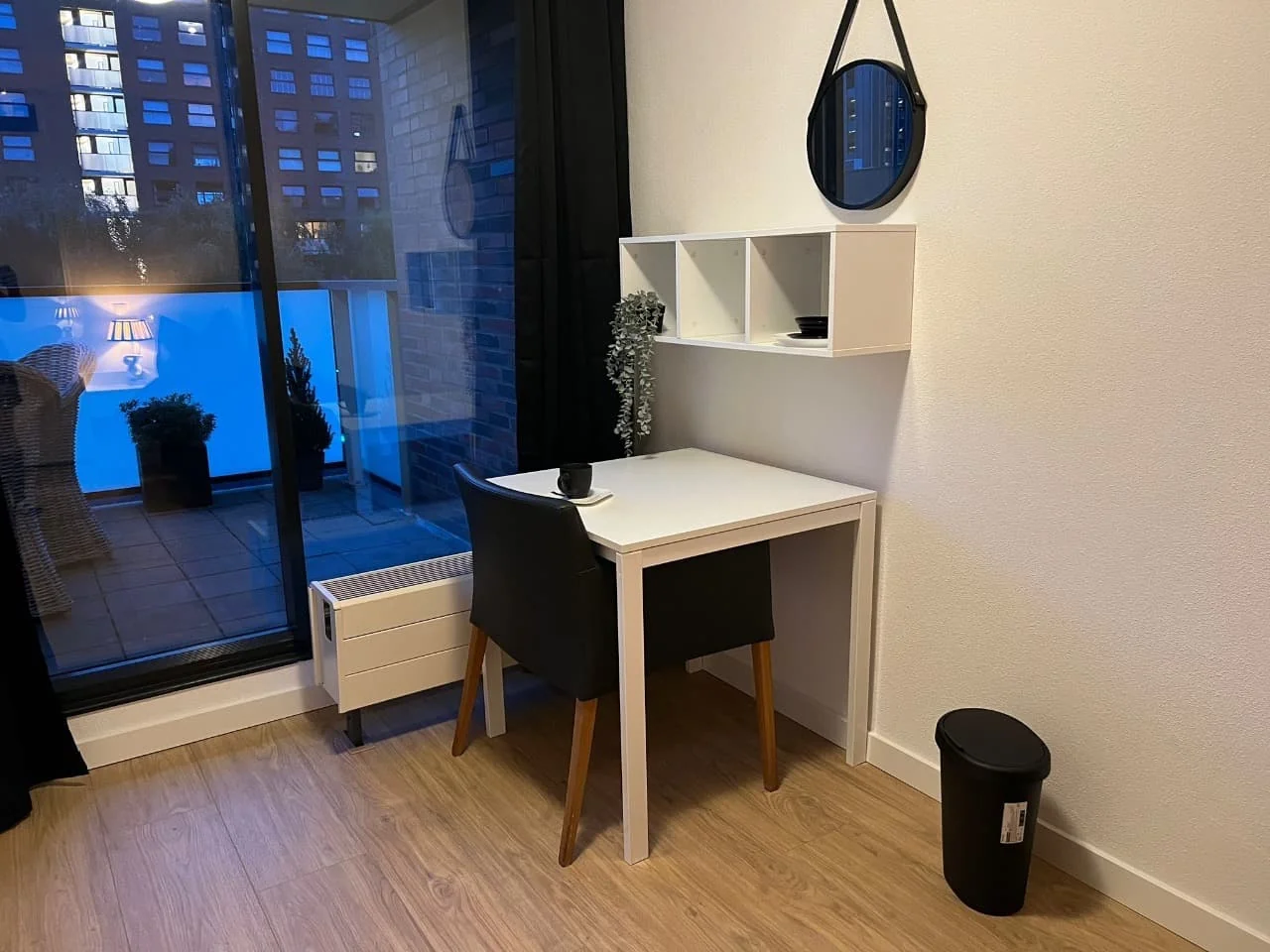 geblurde versie van de foto als achtergrond