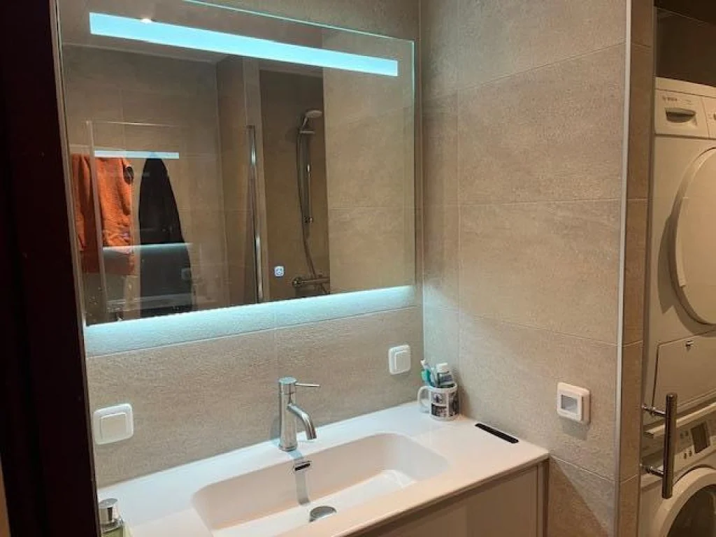 geblurde versie van de foto als achtergrond